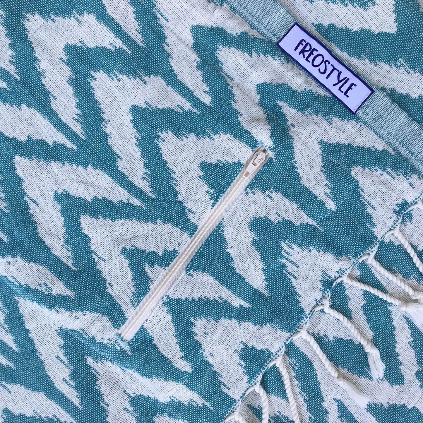 Bahari Turkish Towel with Pocket by Freostyle sustainable beach products, close up of pocket