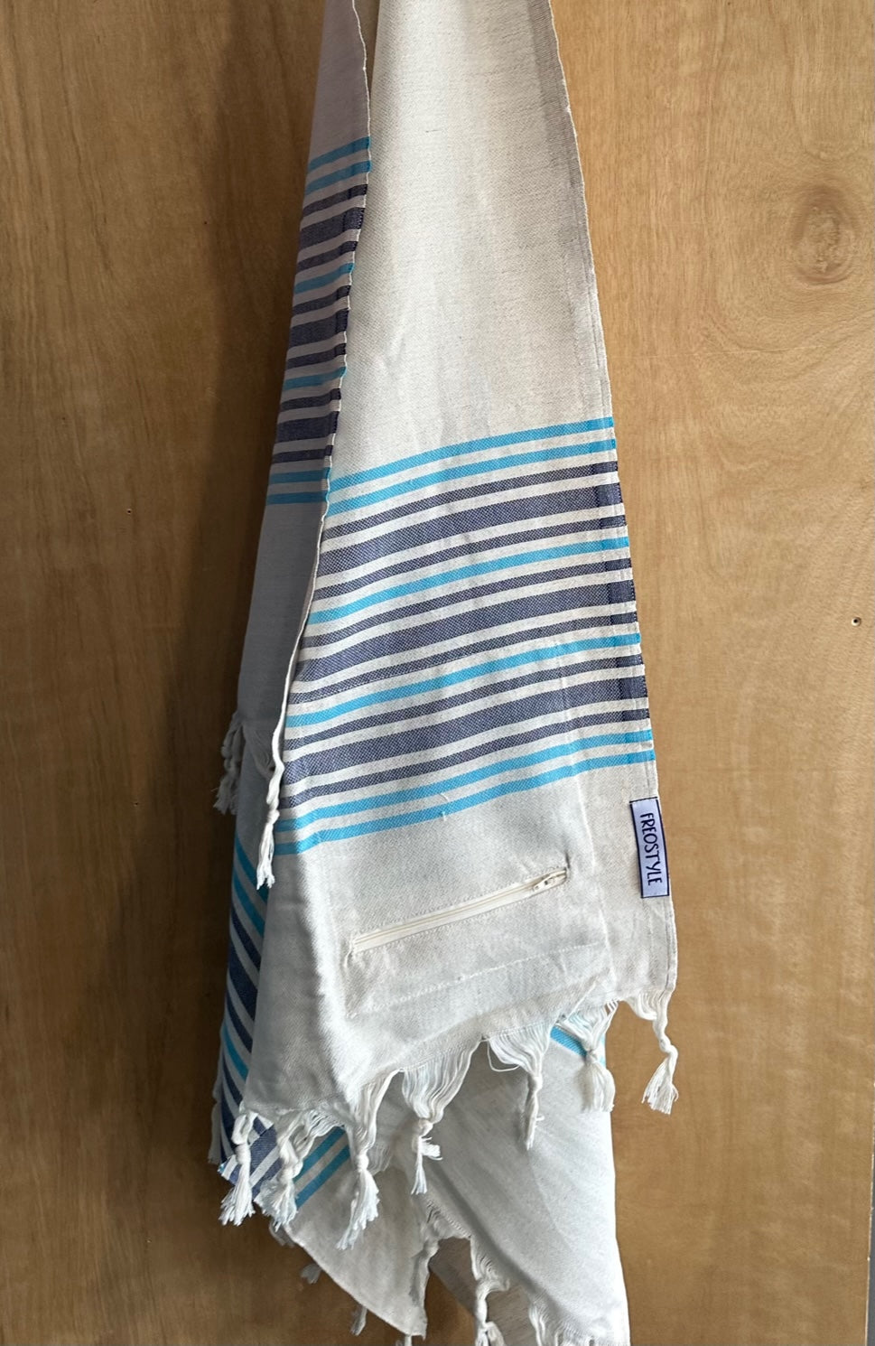 LINEN SEA TURKISH TOWEL WITH POCKETS, HUNG