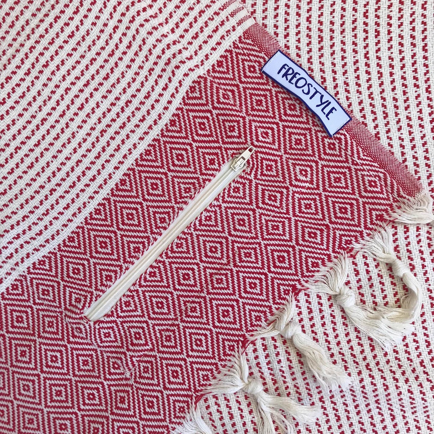 Freostyle Turkish Beach Towel with Pockets, Ferro, red, close up of pocket