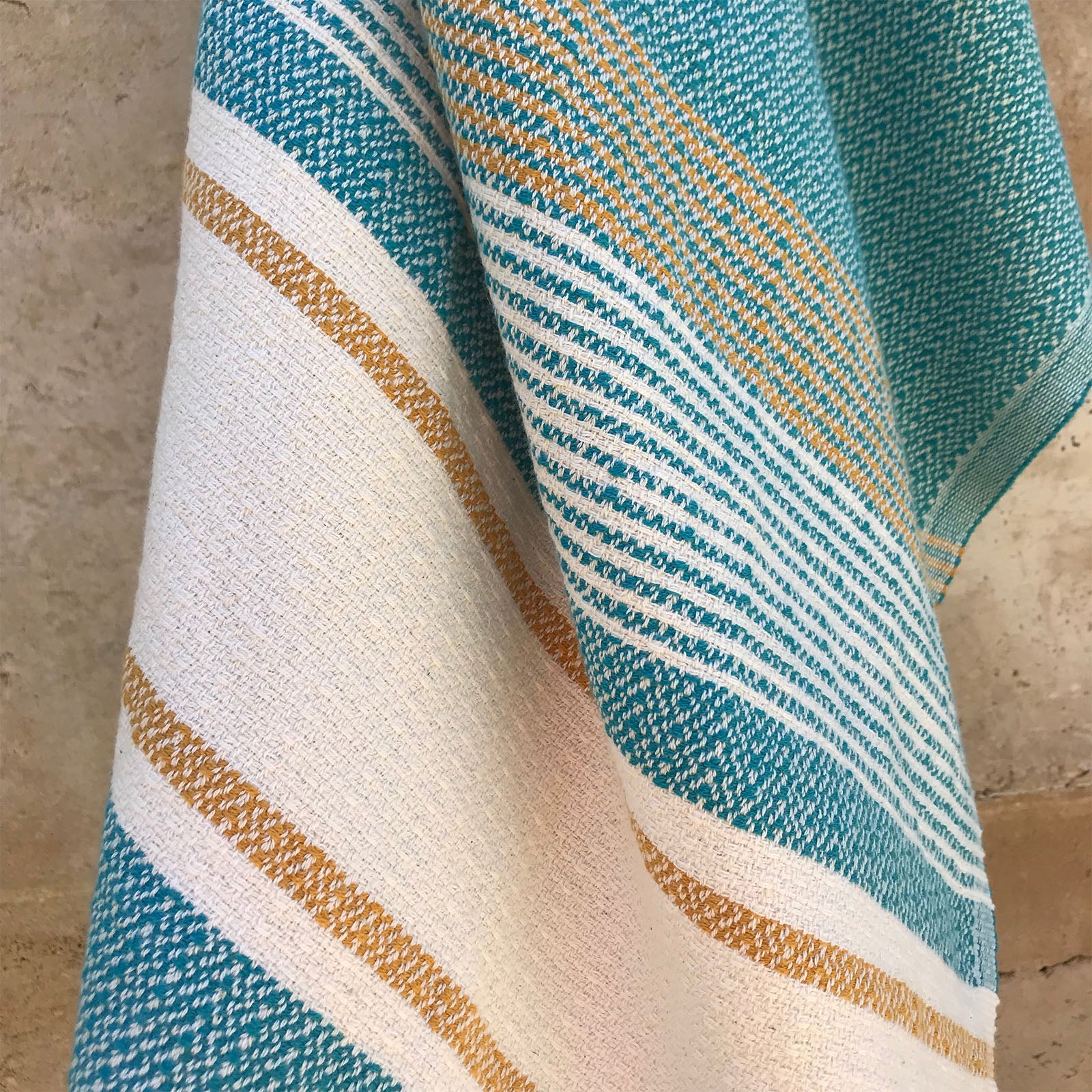 Freostyle sustainable turkish towel with pocket Thalassa close up of weave.jpg
